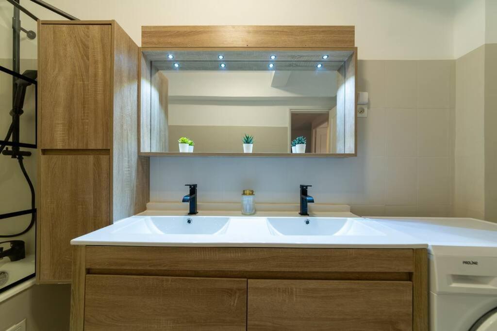 Elegant T3 Le Petit Palais Avignon Apartment Luaran gambar
